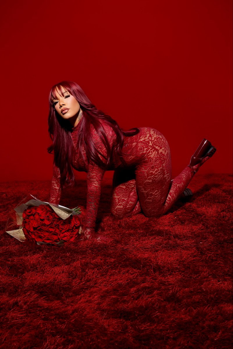 MuvaLean's tweet photo. I think red might be my color ❤️ https://t.co/GkibB4Npfq