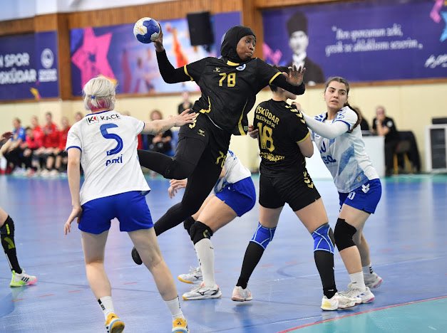 uskudarbldsporr's tweet photo. Playoff serisindeki 5. maçımızı sahamızda kazanmasını bildik. Tüm takıma tebrikler…

@sdedetas @AmineCansuKaba https://t.co/QHCTR7pOwM