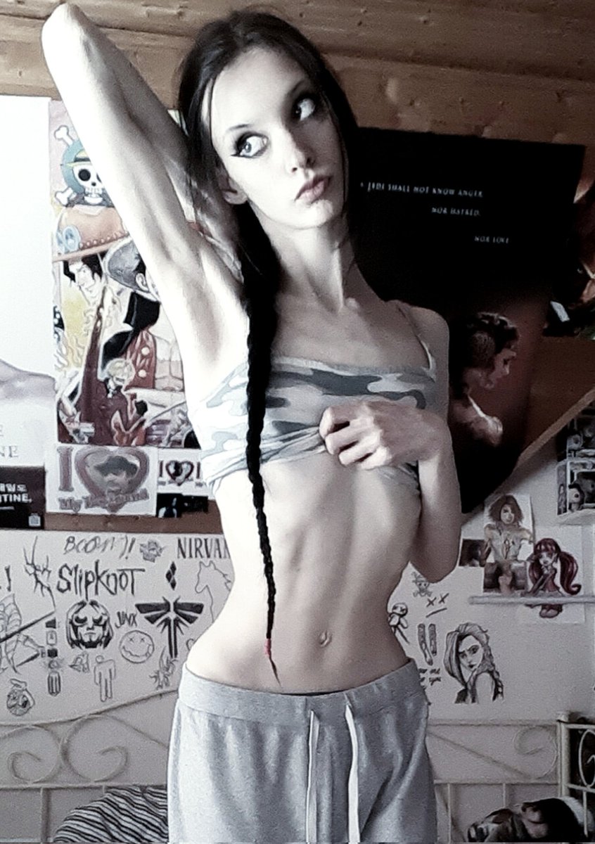 𝓷𝓪𝓷𝓪 tweet media