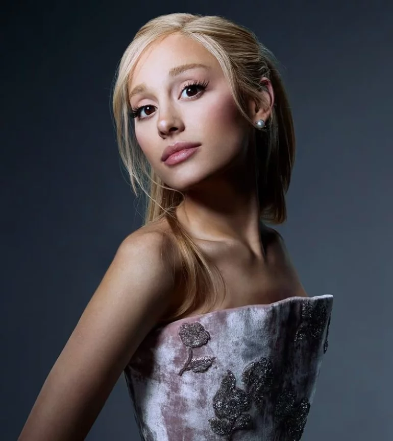 Ariana Grande Numbers 🫧 tweet media