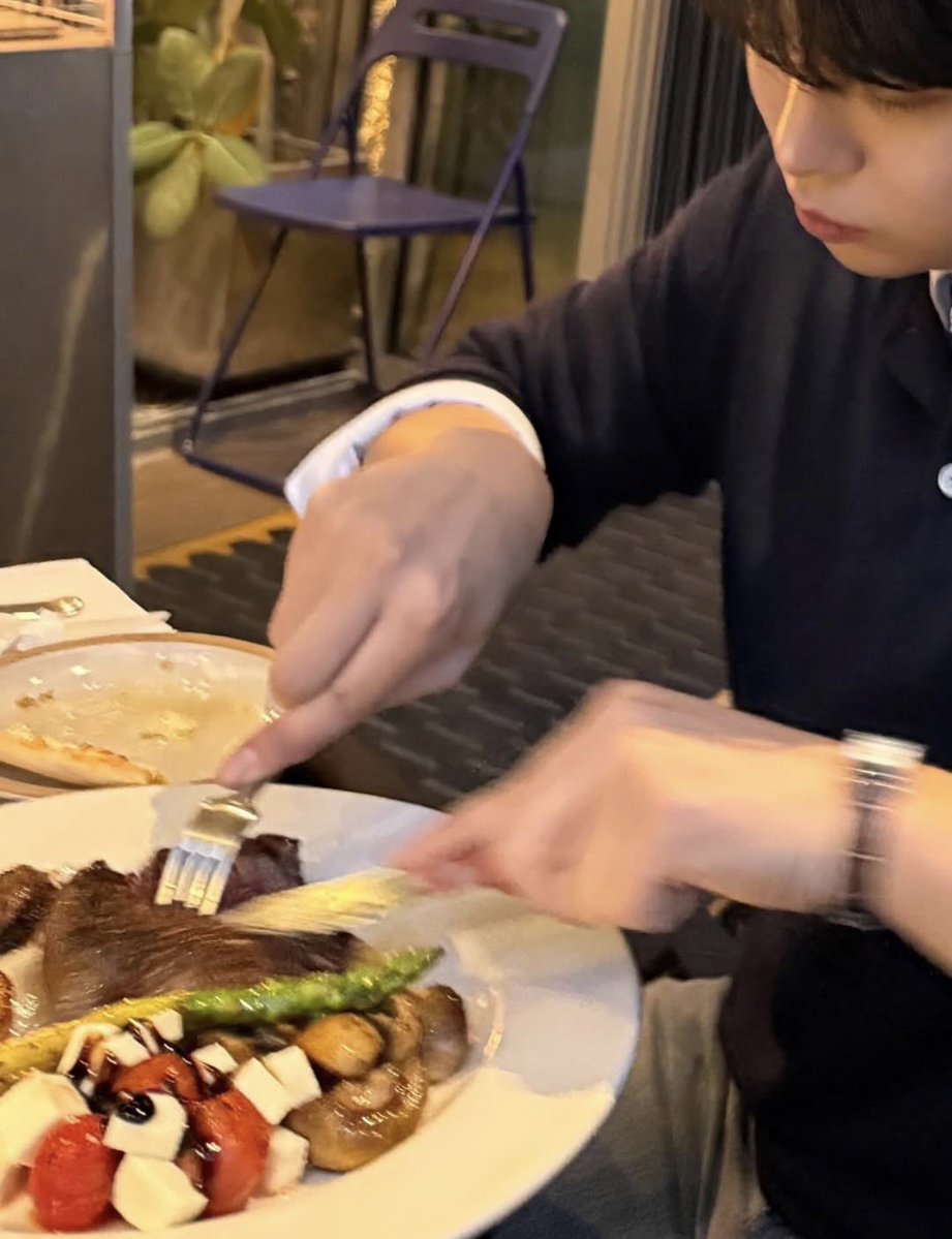 #lesbianforjcnghcsballs tweet media