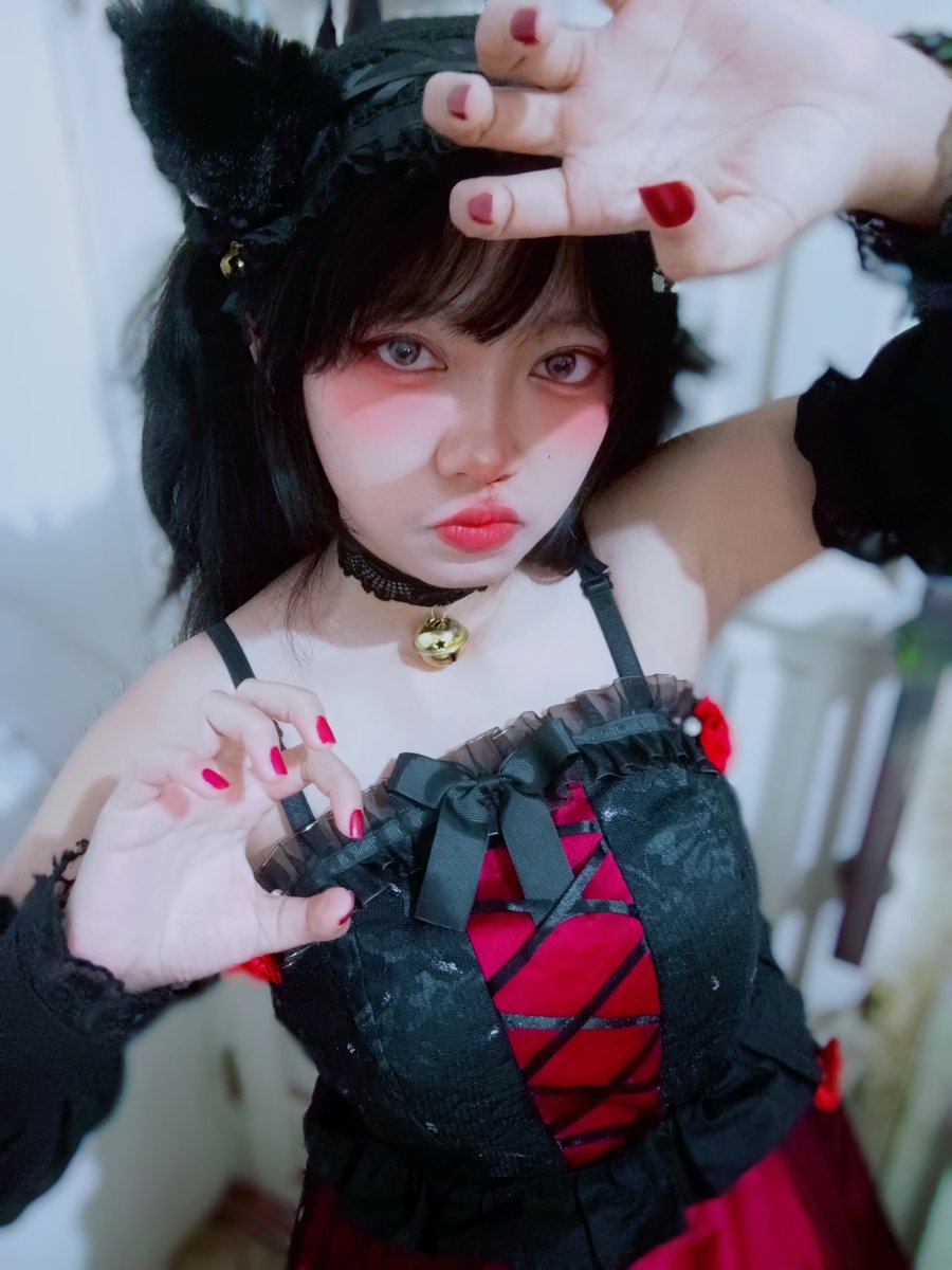 ___cekaasss_'s tweet photo. 🐈‍⬛🌹🖤 https://t.co/Mebaw84fiR