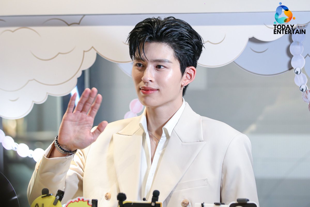 TodayEntertain tweet media