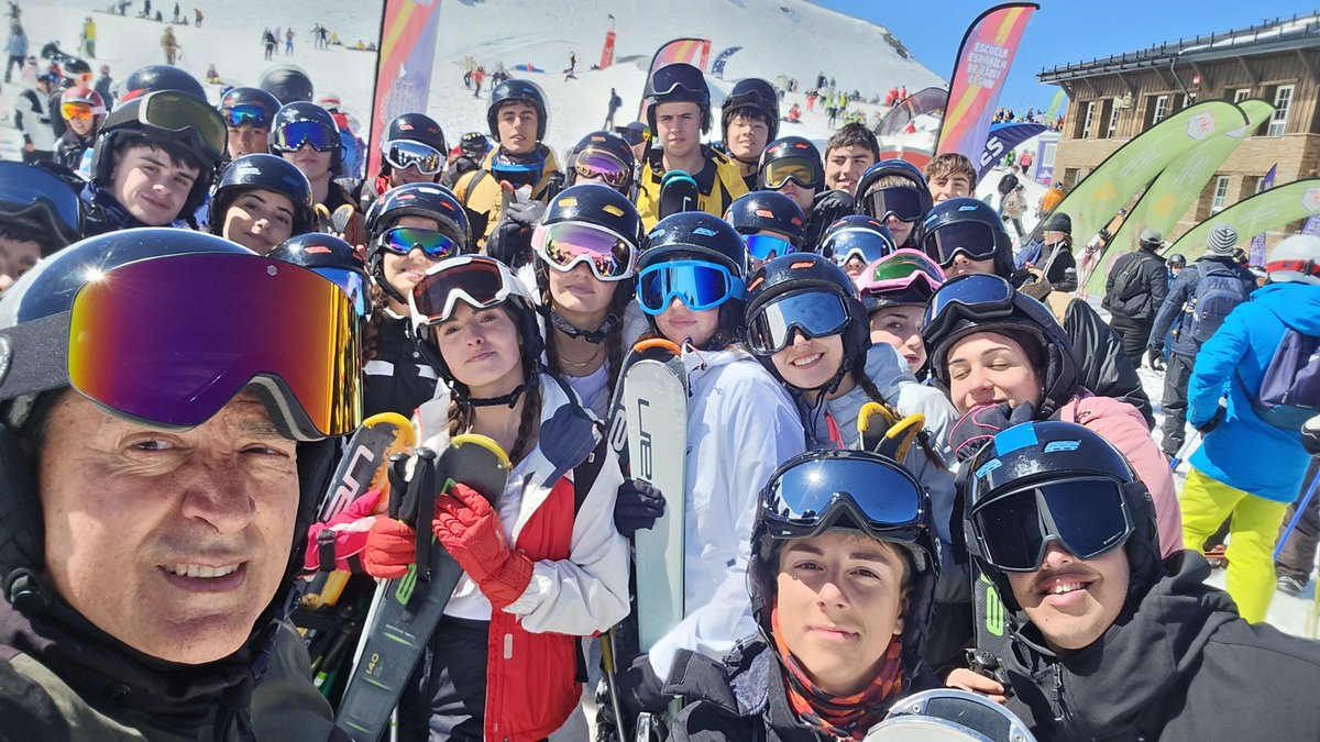 iesneruda's tweet photo. Viaje a Sierra Nevada - 1° Bachillerato https://t.co/OFUPquItMe