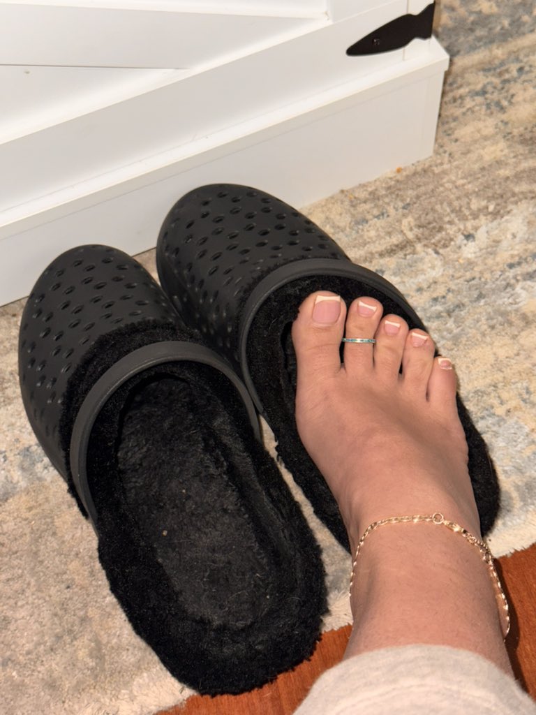 Fit Chick Feet |6.4k| tweet media