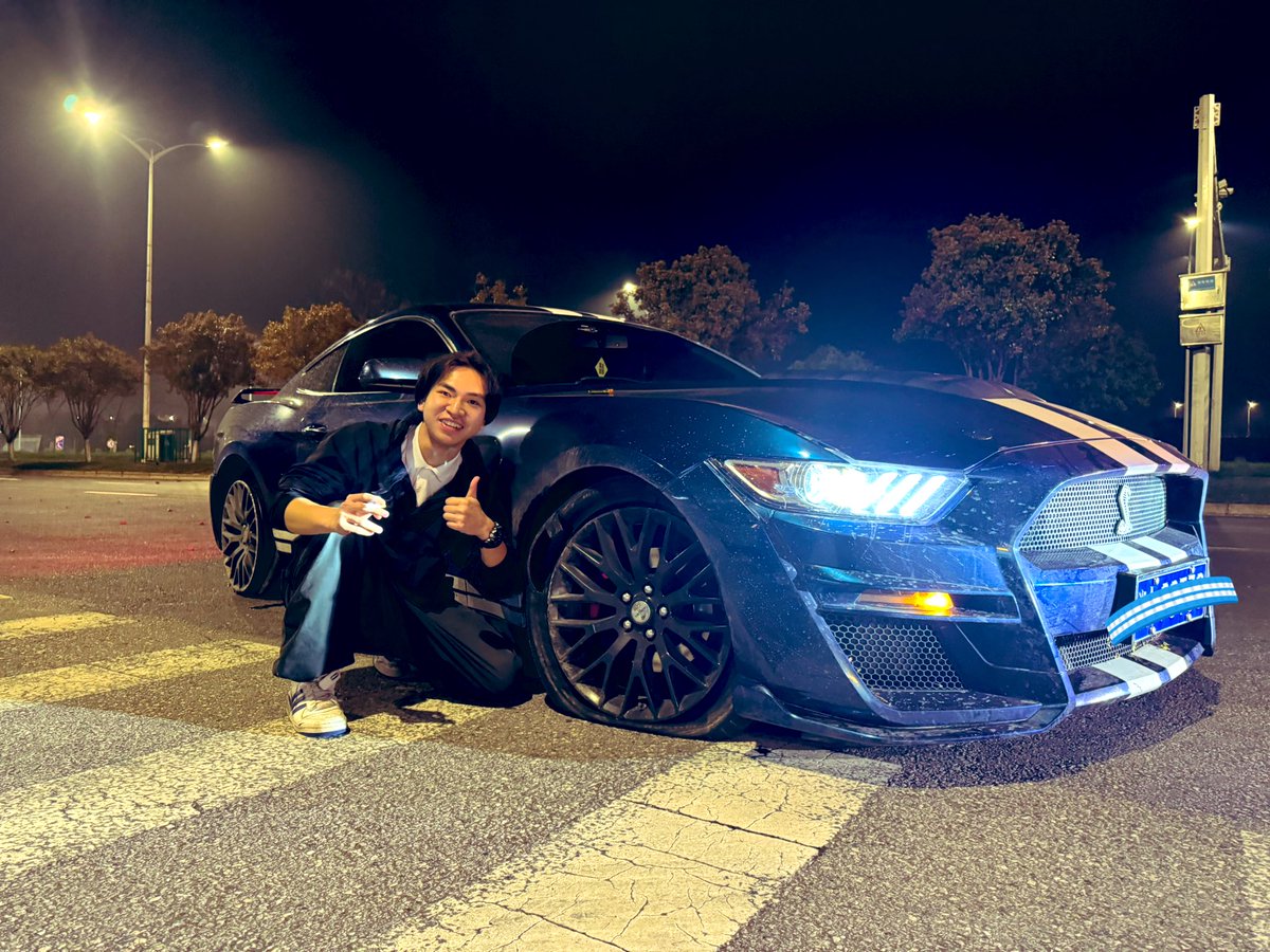 DysprositosX's tweet photo. Crazy but expensive😅
*For running on to the divider at 124mph https://t.co/hwCIVi8bIv