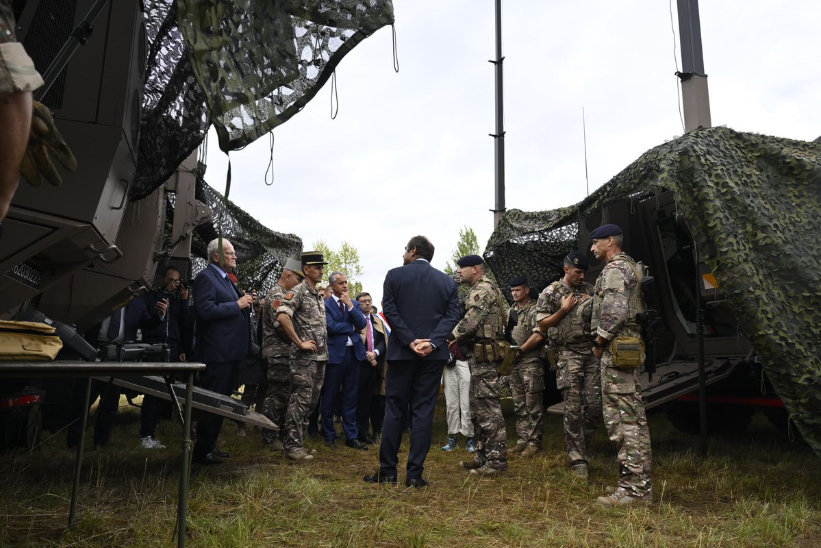 Little Think Tank tweet media