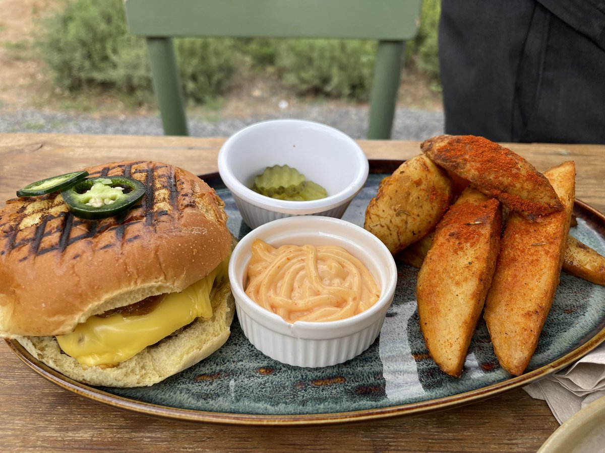 やまもと tweet media