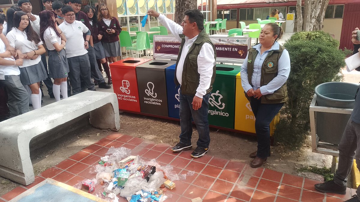 ConalepEca1's tweet photo. 📷 Plática Sustentable en CONALEP Ecatepec I 📷
En nuestro plantel llevamos a cabo la actividad “Plática Sustentable de Separación de Residuos Sólidos”. https://t.co/da9Q44cPkk