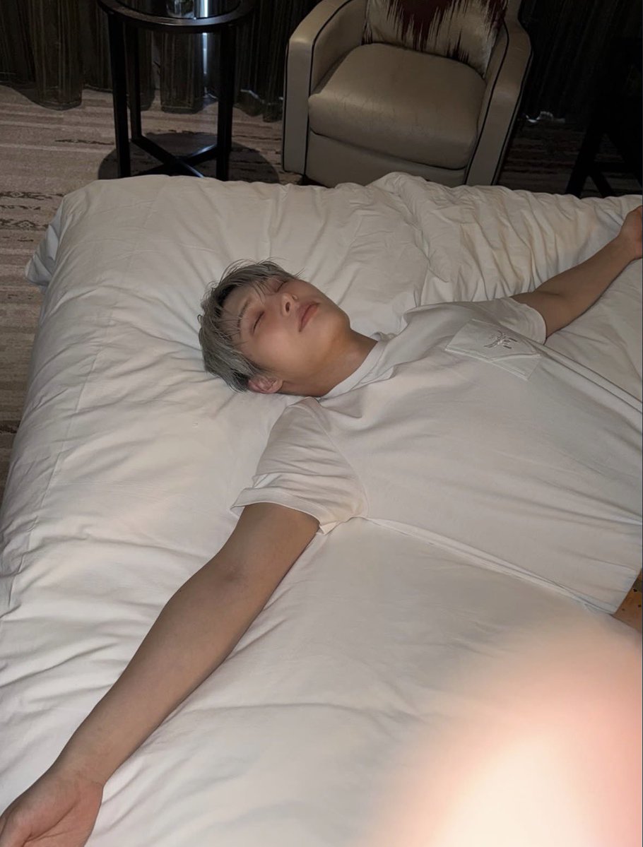 ClaireBear ฅ՞•ﻌ•՞ฅ tweet media