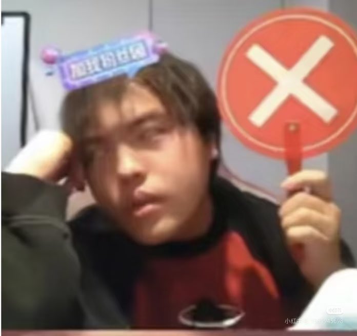 Noboiledtomato's tweet photo. 此处放置一下原表情包 https://t.co/IV2nRD5bFt