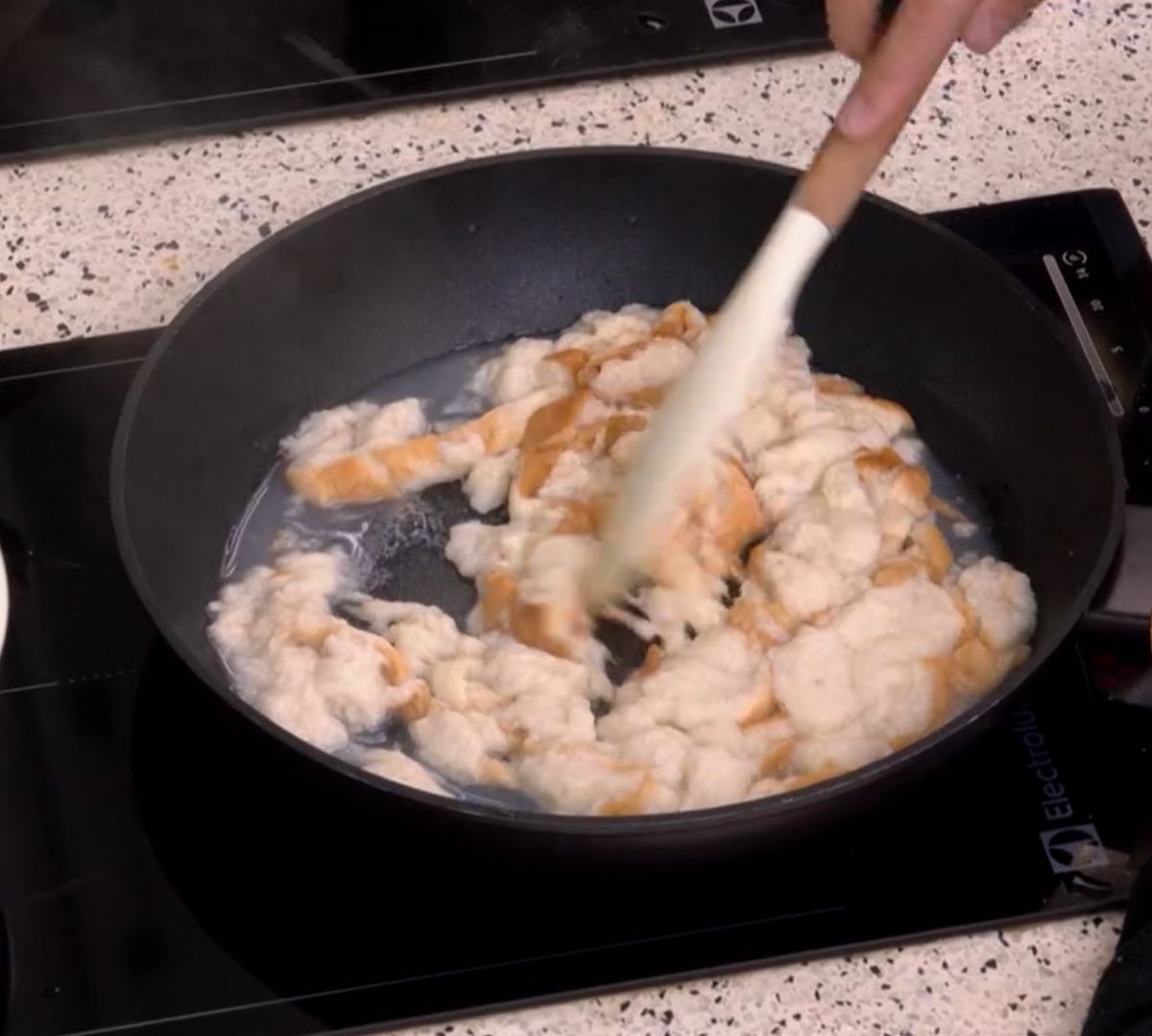 só um blushzinho 💄 tweet media