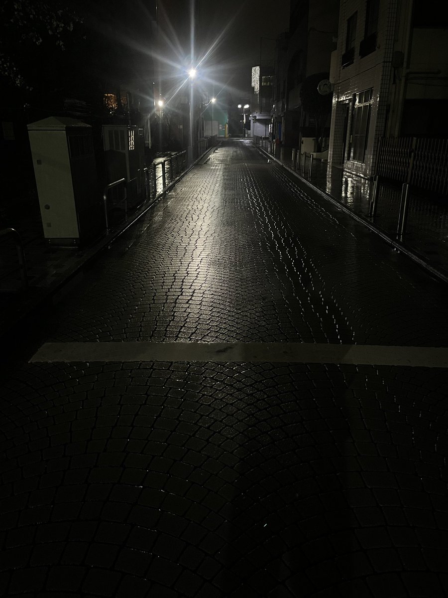 ruiko61's tweet photo. 道がキレイなんです。#立川 https://t.co/j1O5veIbtw