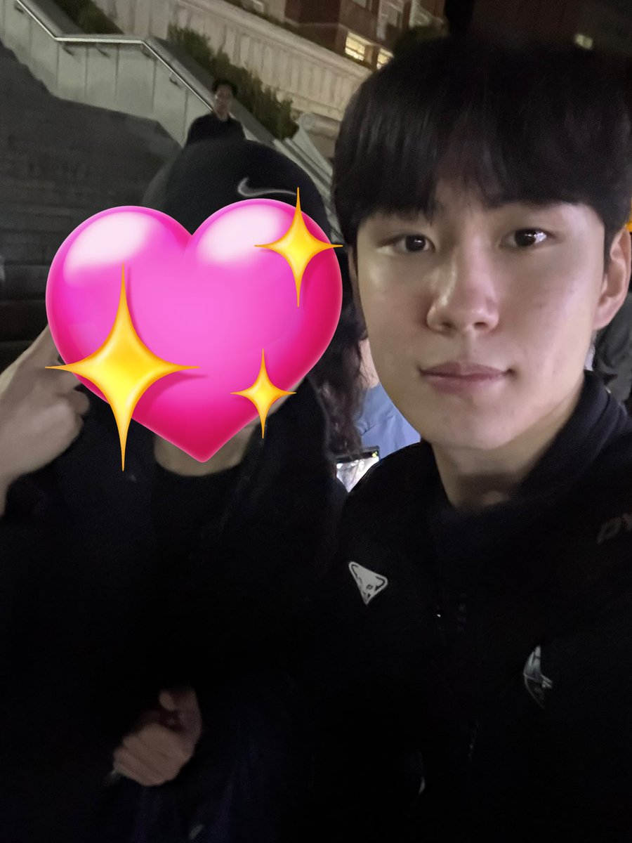 찌녕이형아 tweet media