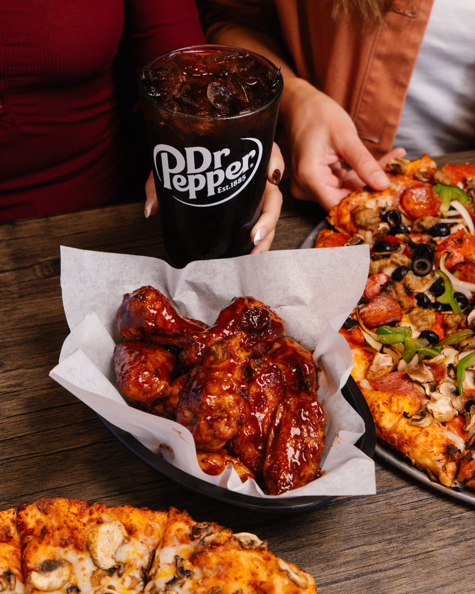 Round Table Pizza tweet media