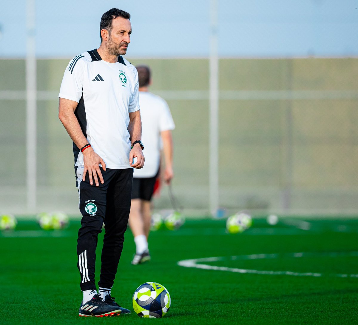 مُطَّلِع tweet media