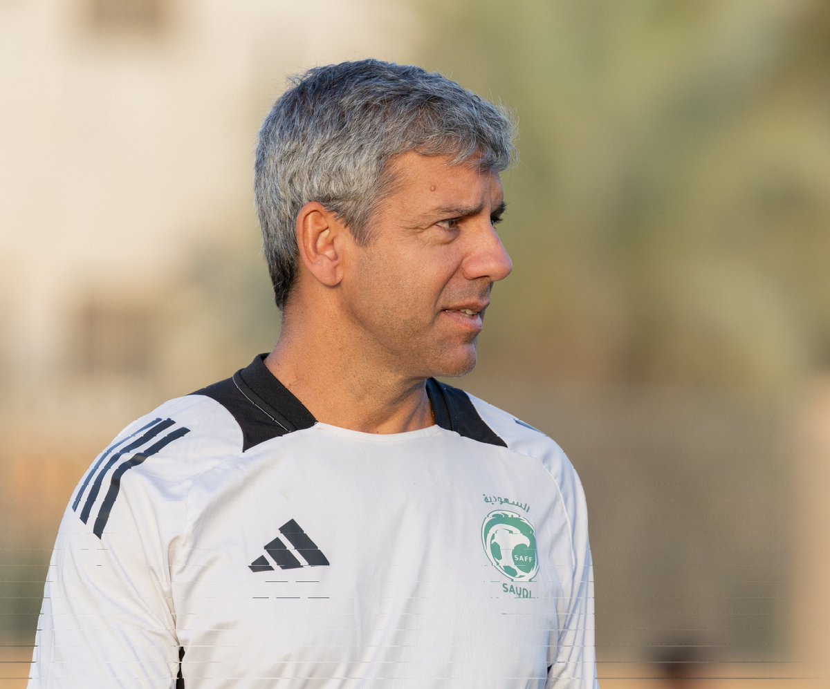 مُطَّلِع tweet media