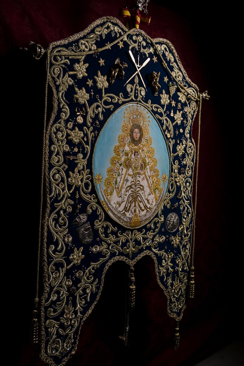 RocioRVictoria's tweet photo. Hoy, en la solemnidad de la Anunciación del Señor, contemplamos el “sí” humilde de María, que cambió la historia para siempre.

“𝑯𝒆 𝒂𝒒𝒖𝜾́ 𝒍𝒂 𝒆𝒔𝒄𝒍𝒂𝒗𝒂 𝒅𝒆𝒍 𝑺𝒆𝒏̃𝒐𝒓; 𝒉𝒂́𝒈𝒂𝒔𝒆 𝒆𝒏 𝒎𝜾́ 𝒔𝒆𝒈𝒖́𝒏 𝒕𝒖 𝒑𝒂𝒍𝒂𝒃𝒓𝒂.” (𝑳𝒄 𝟏,𝟑𝟖)

📸 @LMFotosCofrades https://t.co/kIhNFyeqQE