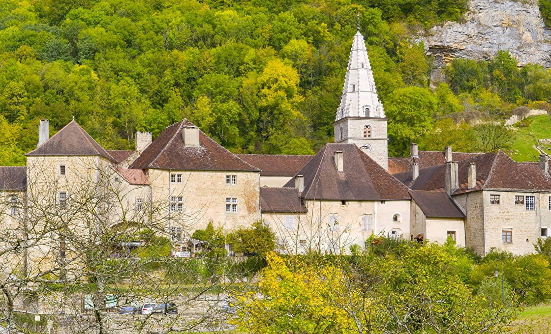 PatrimoineRural's tweet photo. Le village de Baume-les-Messieurs, dans les montagnes du Jura, est doublement labellisé « Plus Beaux Villages de France » et « Cités de Caractère de Bourgogne-Franche-Comté ».
https://t.co/TLn6aCVqYd https://t.co/GFdEkkGNfw