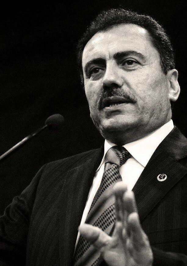 Fikirleriyle, duruşuyla ve asaletiyle bir nesle rehber olan Muhsin Başkan
Ruhun Şad Olsun🇹🇷