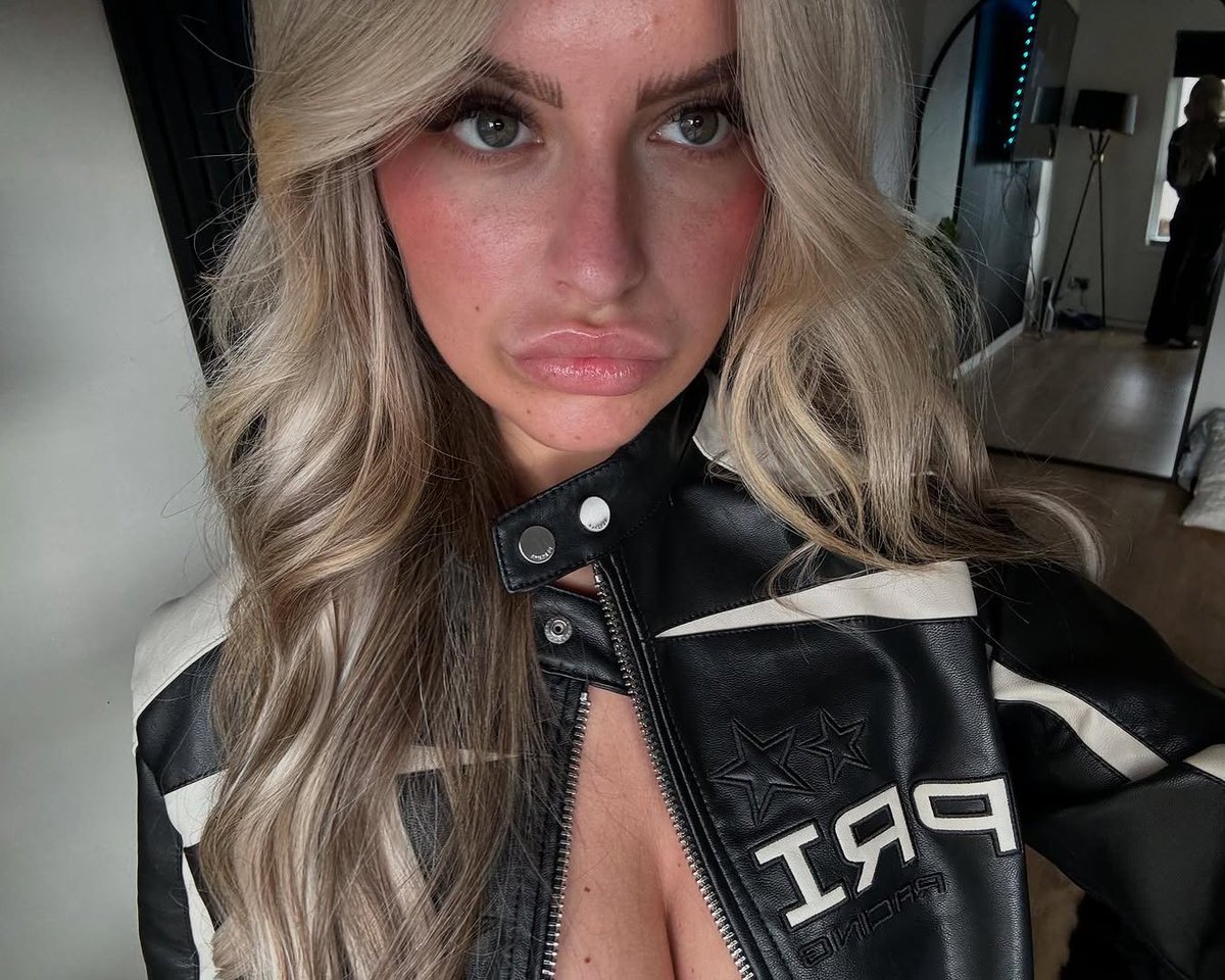 Myprincesskay's tweet photo. I get to decide how you spend your money; I mean my money, for which you work. https://t.co/VBlGEMEdeI