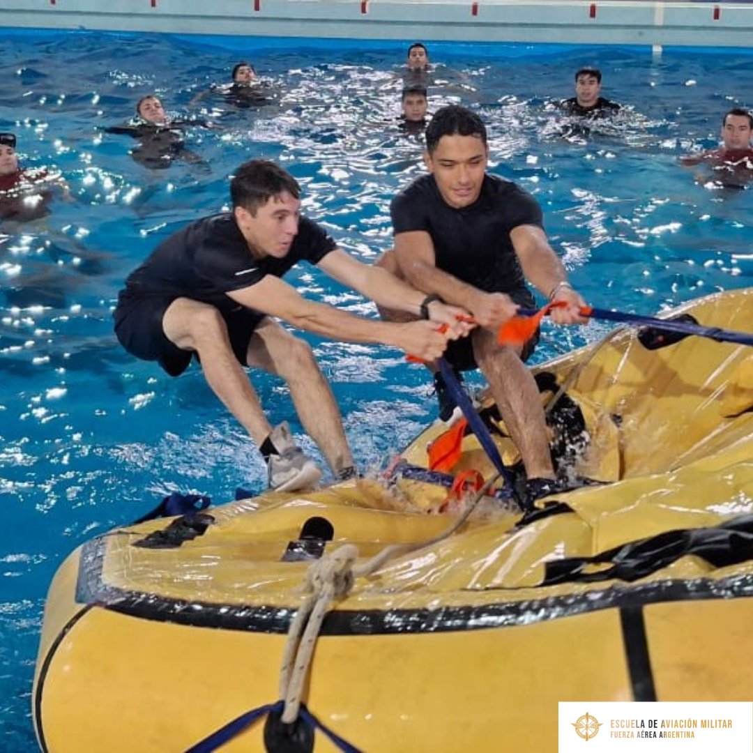 Esc Aviación Militar tweet media