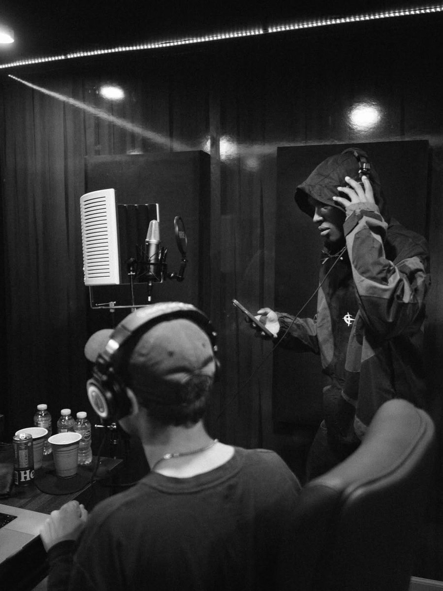 parrotblog_tv001 tweet media