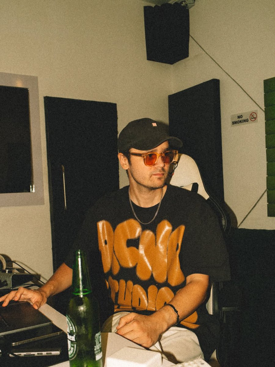 parrotblog_tv001 tweet media