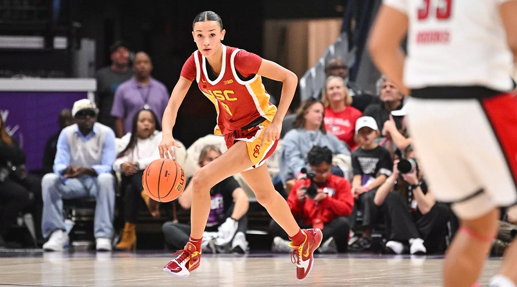 USBWA's tweet image. For the second time in three seasons, @USCWBB boasts the winner of our Tamika Catchings Award. Jazzy Davidson is the nation's top freshman player. usbwa.com/a/c6d75a19