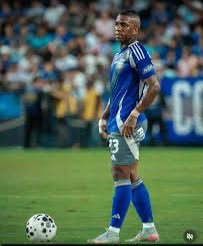 HAY GENTE ESTUPIDA QUE SE DEJA LLEVAR POR LOS ENEMIGOS … 
Michael Jordan  dijo eso cuando querían sacar a Denis Rodman de los BULLS en el 98… todos sabemos cómo terminó el año para los Chicago . 
TE APOYO MILLER .💙