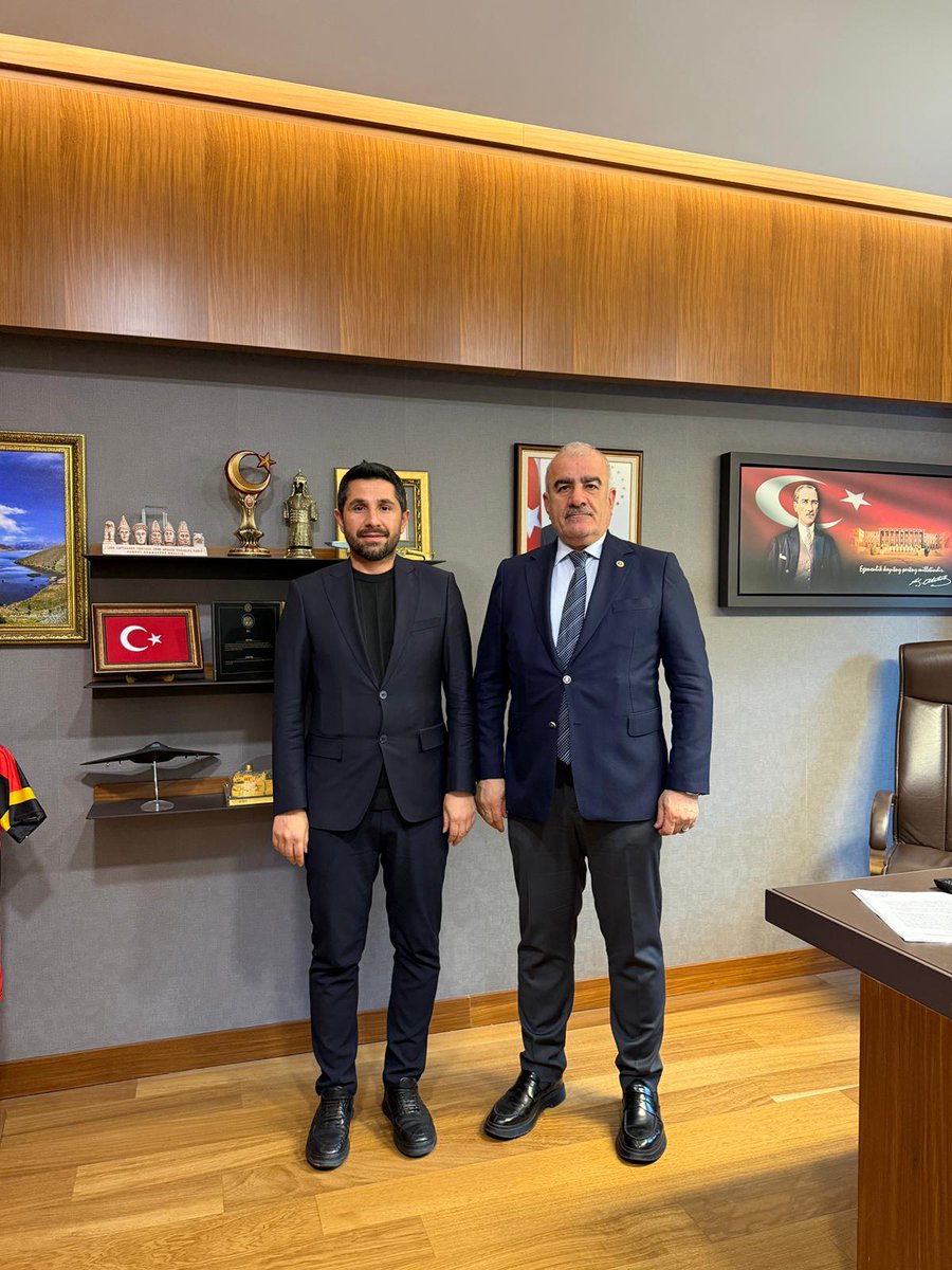 HuseyinOzhan_'s tweet photo. 📍 TBMM

Adıyaman Eğitim ve Araştırma Hastanesi Müdür Yardımcısı Sn. Serdar Altıntel’i Gazi Meclisimizde ağırladık. İlimize ve hemşehrilerimize sunulan sağlık hizmetleri üzerine gerçekleştirdiğimiz bu nazik ziyaret için kendisine teşekkür ediyorum.

@rterdogan @akparti https://t.co/fFhpW9pqjC