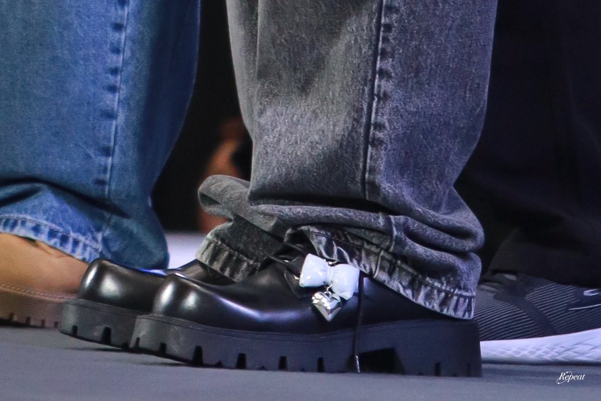 𝐑𝐞𝐩𝐞𝐚𝐭*𖦹ㅡ🌷📧🔆 tweet media