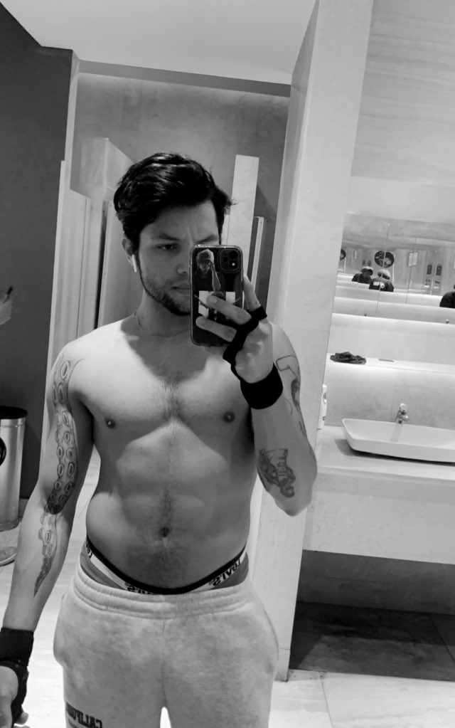 Depredador hostil tweet media