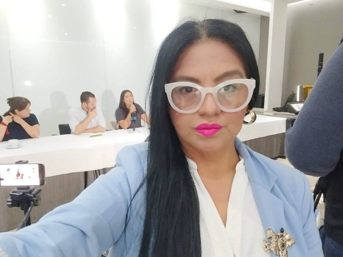 Coco Bernal tweet media