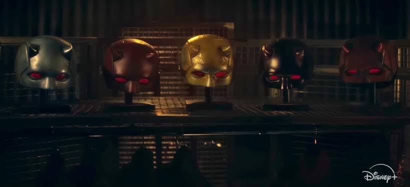 Golden_L2's tweet image. O Demolidor já tinha um bilhão de capacetes antes, fora q na própria Netflix ele já utilizava muito preto na base. Ele apenas passou a escolher aumentar esse contraste pelo fator Wilson Fisk. O DD ficou no visual para manter o simbolismo, coisa q teve ter pego do Justiceiro.