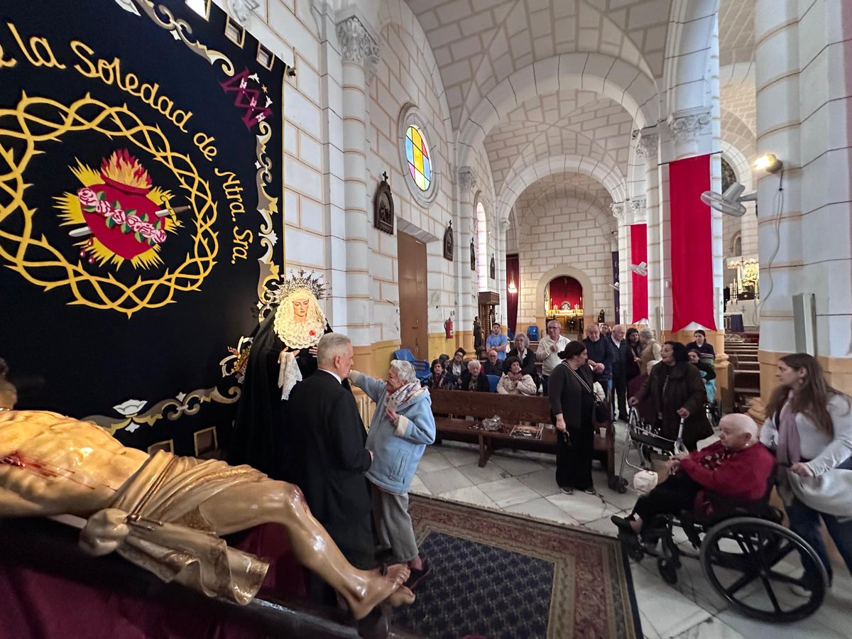 Usuarios del Centro Asistencial de #Melilla visitan al Cristo de la Paz y a la Soledad de Nuestra Señora en el Sagrado Corazón

La Cofradía <a href="/solemelilla/">Cofradia Soledad ML</a> Tiene prevista sus salidas procesiones el Jueves Santo 'Cristo de la Paz' y el Viernes santo 'Soledad'