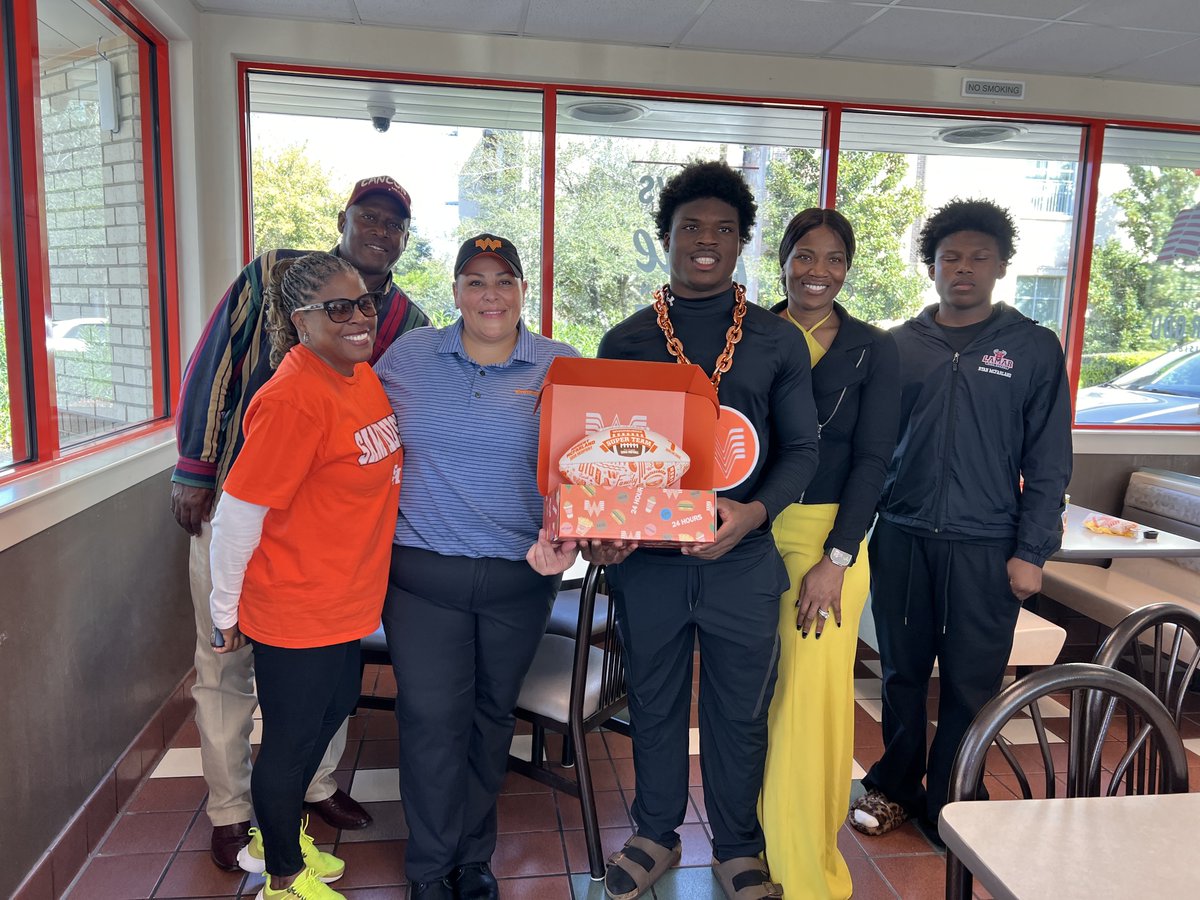 Whataburger Super Team tweet media