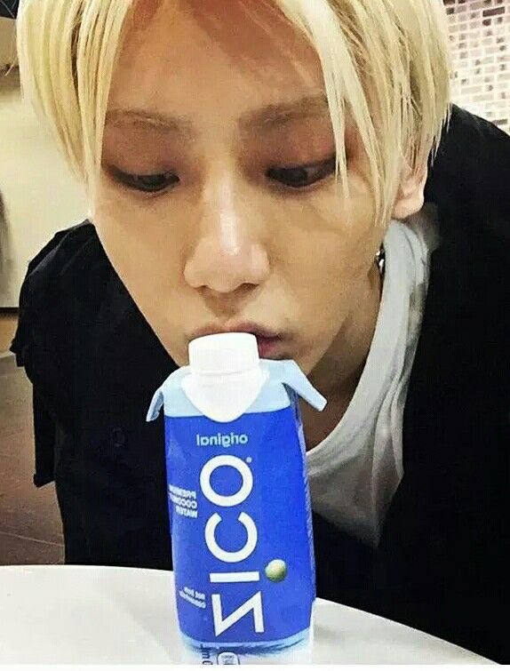 욘치치 tweet media