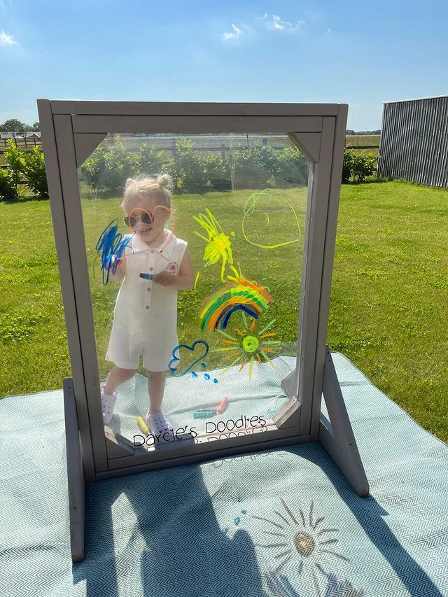 NewbyLeisureLtd's tweet image. Painting Window🎨

Ideal for early years settings, it supports mark-making and hand-eye coordination while offering teachers a practical, wipeable resource 🖌️

Buy Online👇
newbyleisure.com/shop/painting-…

#CreativePlay #EarlyYears