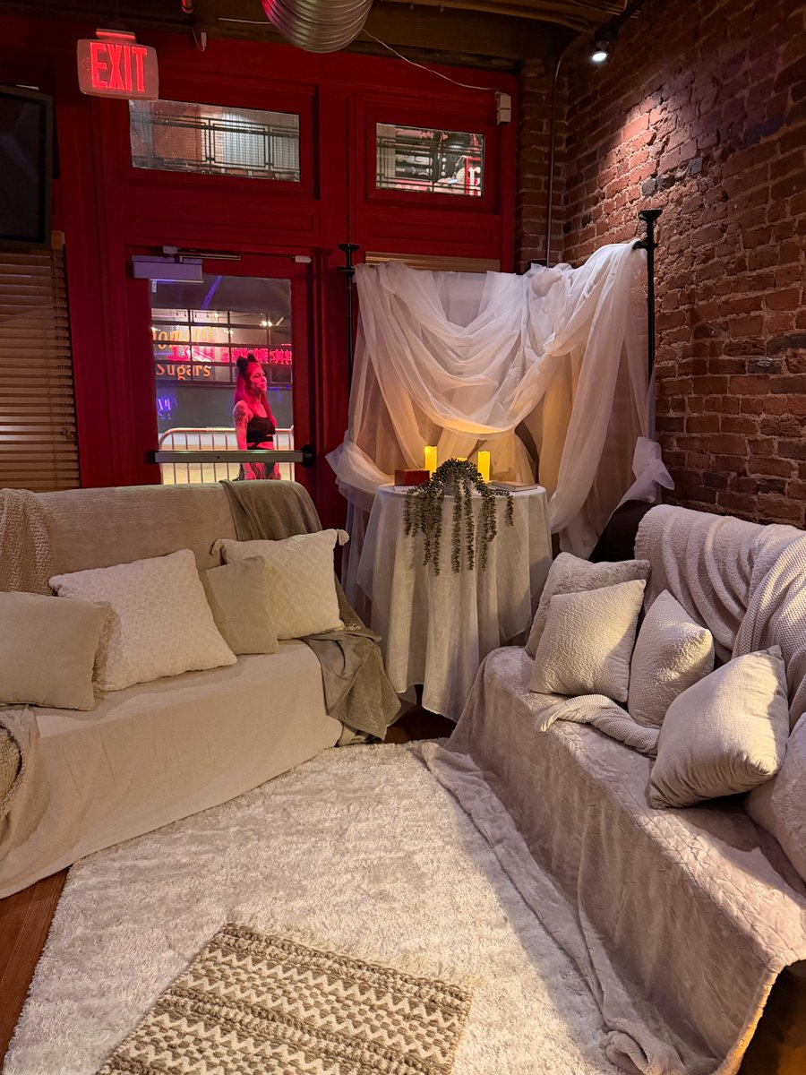 HeadnodSquad's tweet photo. Mersiv last Sat was special. No phones, just vibes.

Massive thanks to The Giving Room. Thanks to all of your generosity, we collected 100+ clothing items for our community!🤍

🎟️ RAFFLE WINNERS: Congrats to our winners! 

1st Place: #1716605
2nd Place: #1716609

DM us to claim. https://t.co/LFr1IvEWFN