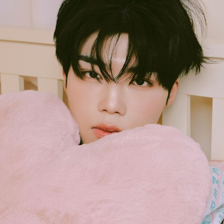 STRAIGHTBAITER3000 || ana tweet media