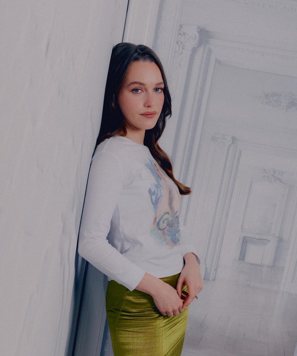 Victoria Pedretti for Los Angeles Times.

📰 "Victoria Pedretti is a new breed of scream queen in ‘Forbidden Fruits’"

Read more: latimes.com/entertainment-…