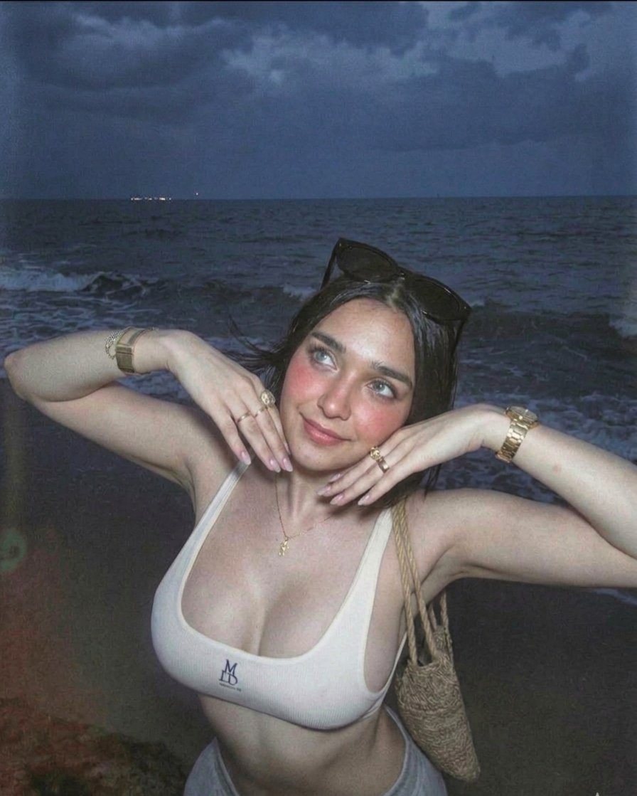 yelarroba's tweet photo. Ahora les presento a Yenni Bernal 

Y su arroba en ig es 
https://t.co/487lMiua3c https://t.co/duJwzX2ZMV