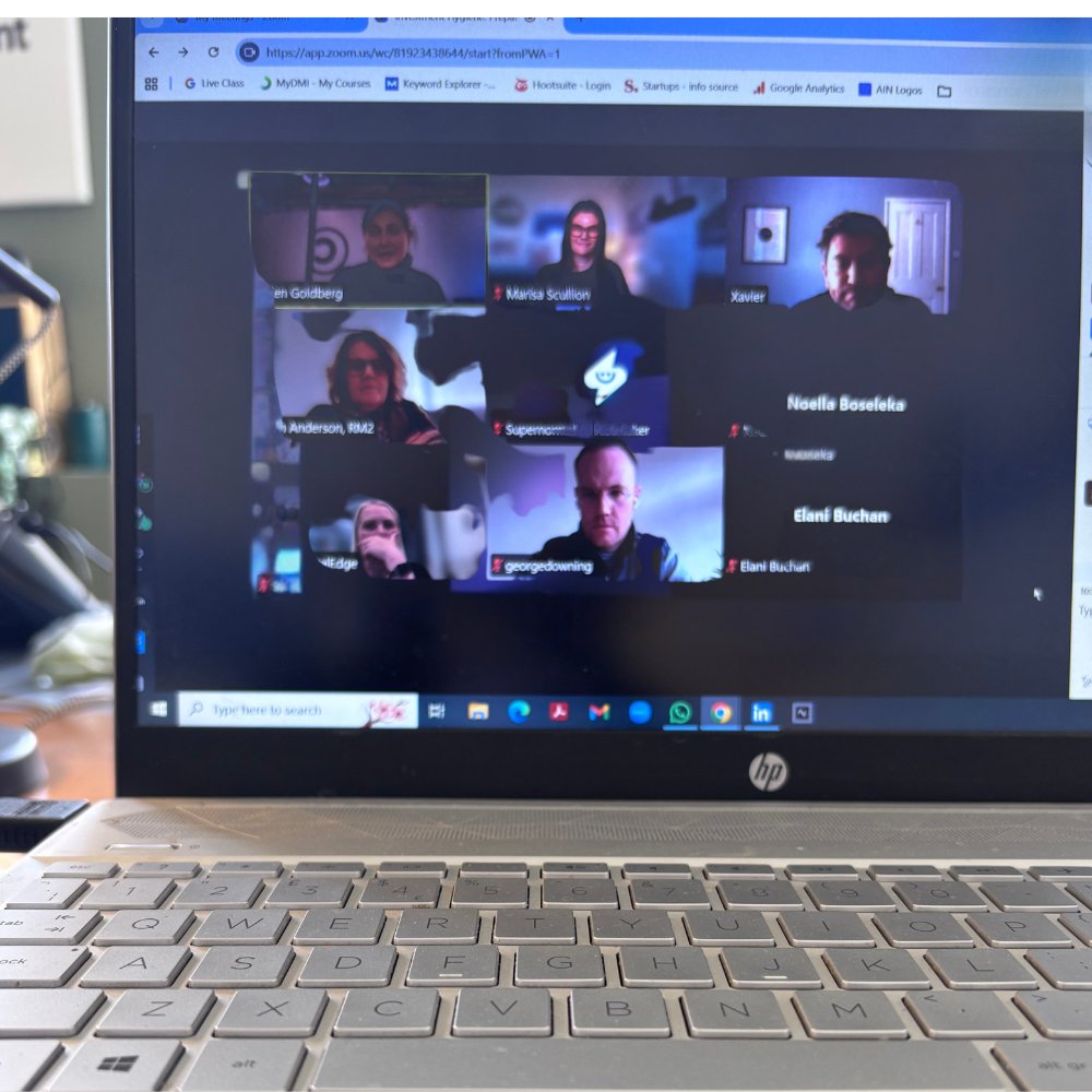angel__network's tweet photo. We just hosted a superb session on startup investment hygiene with LegalEdge and RM2 and wow, did we learn alot!  Our brokerage team looks at 40 to 50 companies a week, and legal due diligence is where we see so many deals die. Time kills all deals.

If you missed it, here is the thread on the top 3 mistakes we found that could tank your raise or exit. 🎥👇 (1/3)