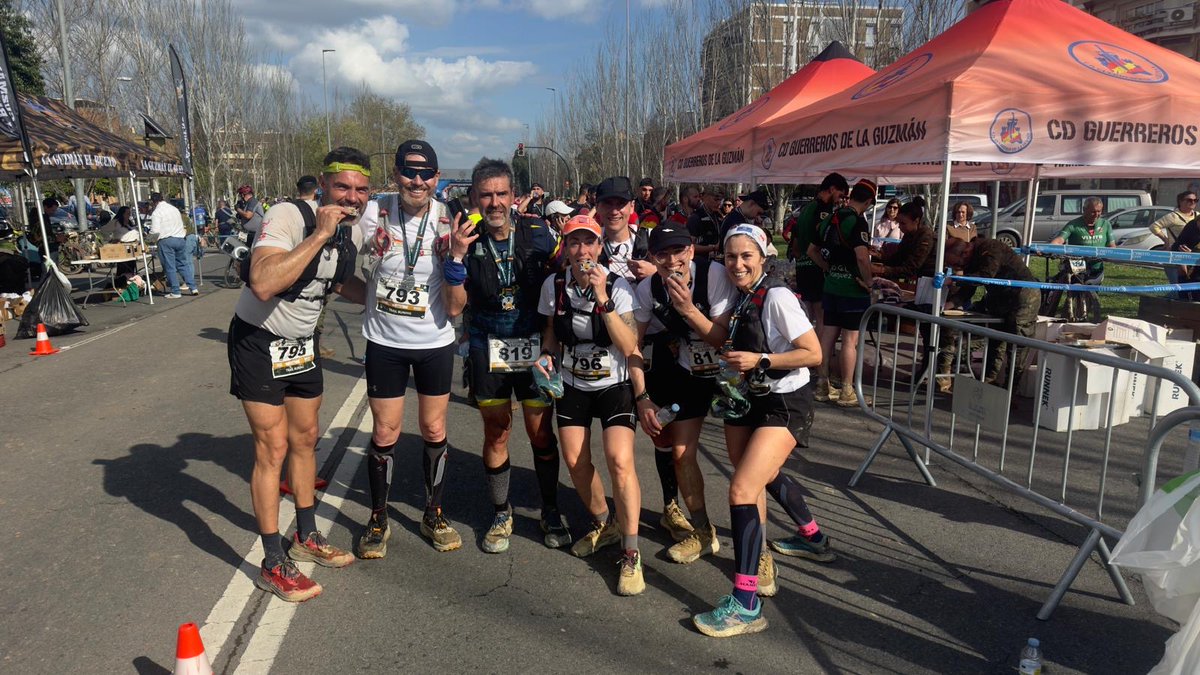 IGE_ET's tweet photo. La Trail "Guzmán el Bueno" es una de las carreras de montaña mas exigentes. 63 kilómetros con un desnivel de más de 1950m en la Sierra Morena Cordobesa.
El equipo de la Unidad de Servicios Base Cerro Muriano #IGE se proclamó campeón de la categoría Equipo Mixto  demostrando su forma física y capacidad de superación. #Somostuapoyo