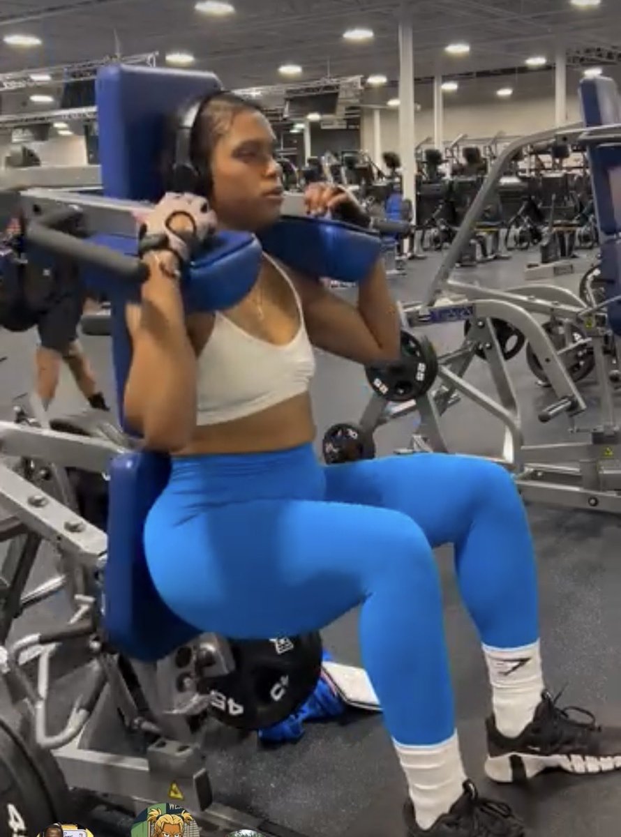 docspeaks's tweet image. 🌟 Are you ready to elevate your wellness game? 💪✨

This #WellnessWednesday, I’m inspired by my daughters @lbtinthedmv &amp;amp; @fitwithmaranda who are champions at self-improvement! They set personal goals and compete against themselves, showing us all how to achieve and maintain