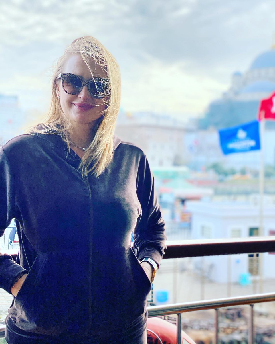 Olivia Rose tweet media