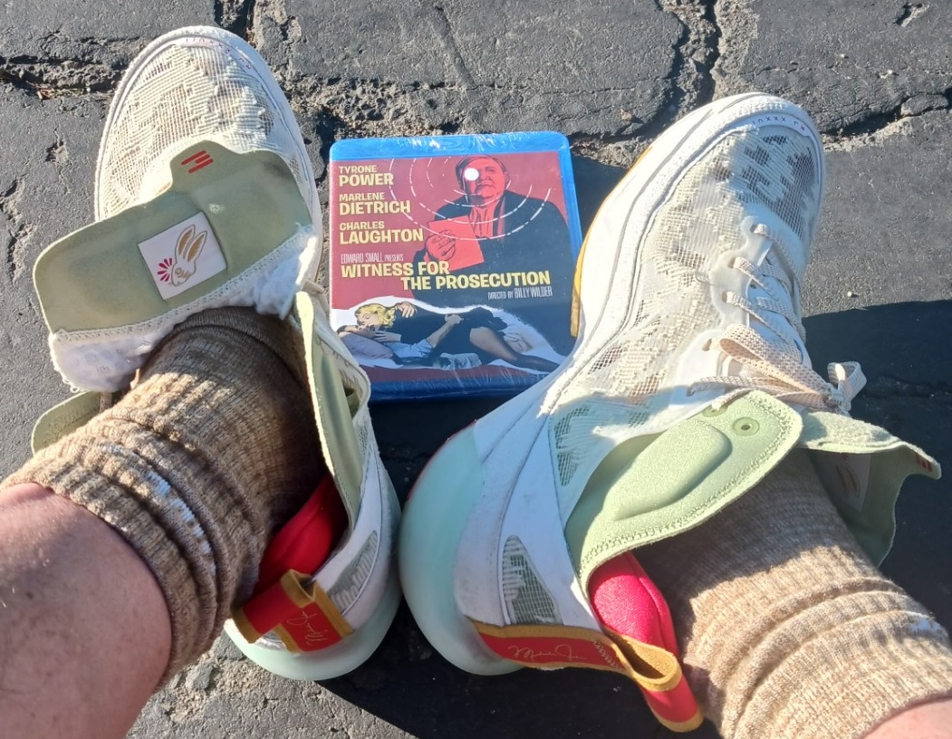 Masterofoneinchpunch tweet media