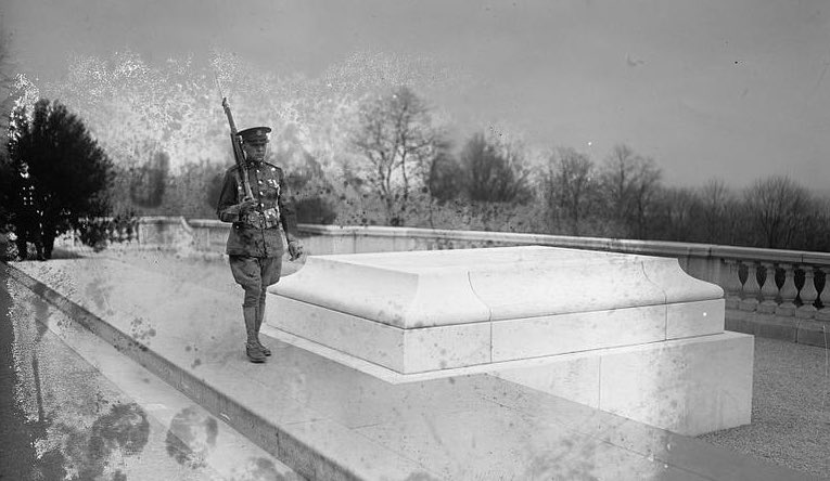 1926 Live tweet media