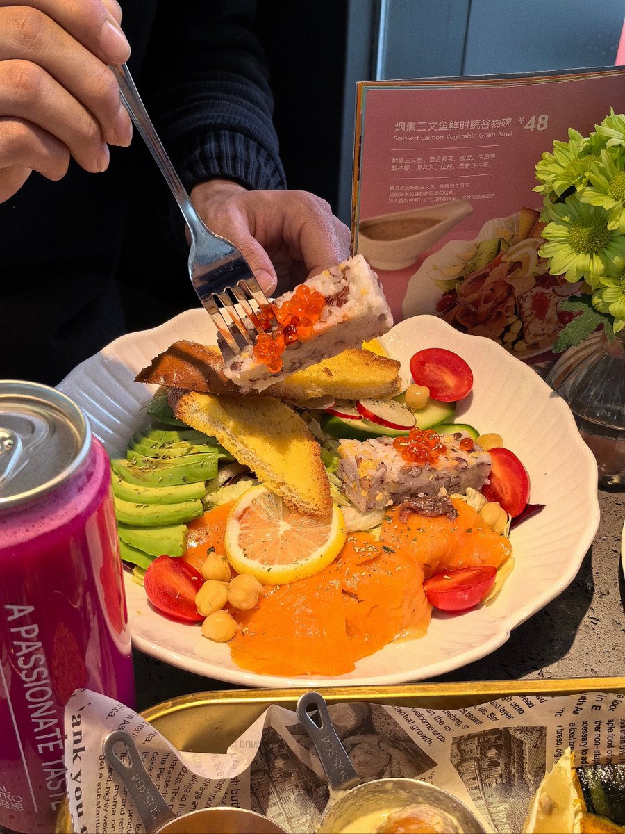 pequena † tweet media